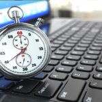 Πως να φτιάξω την ώρα στο Laptop
