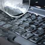 Βρεγμένο laptop